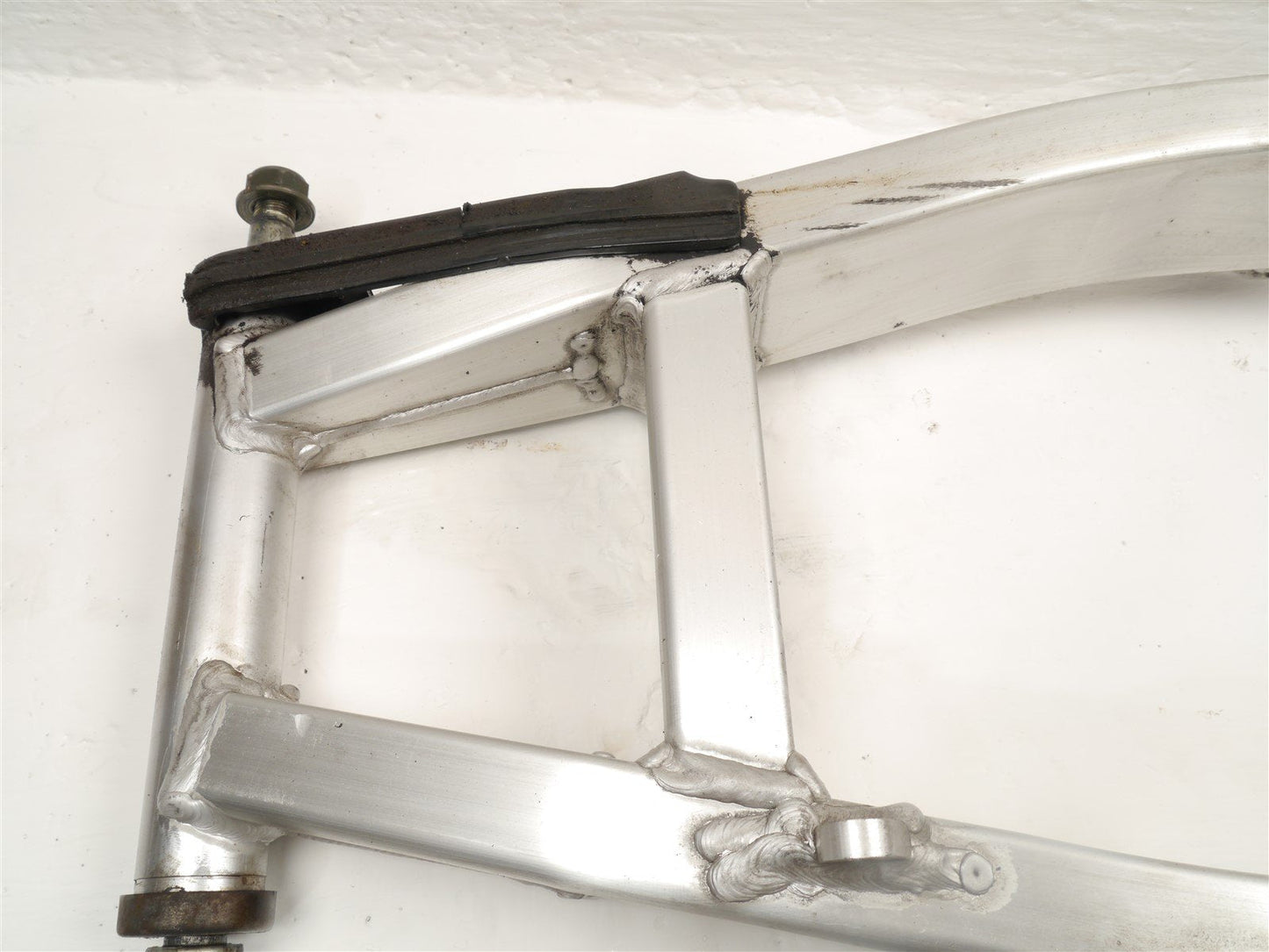 YAMAHA XJR 1300 2002-2005 SWINGARM