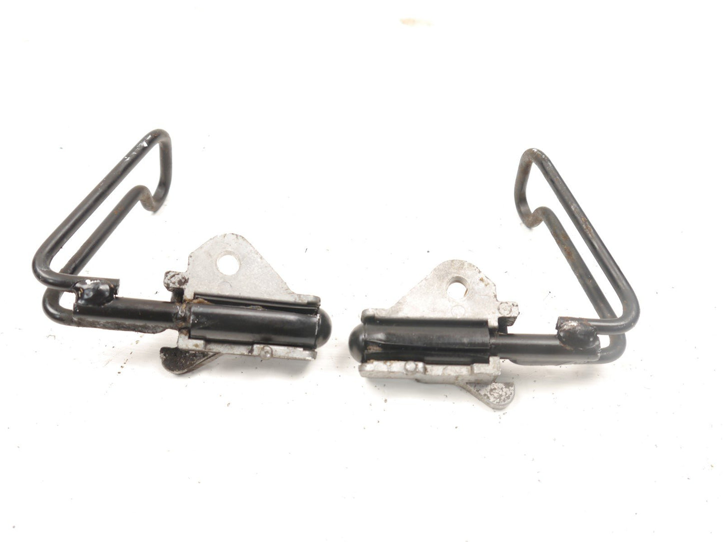 YAMAHA XJR 1300 2002-2005 REAR LUGGAGE BUNGEE HOOKS