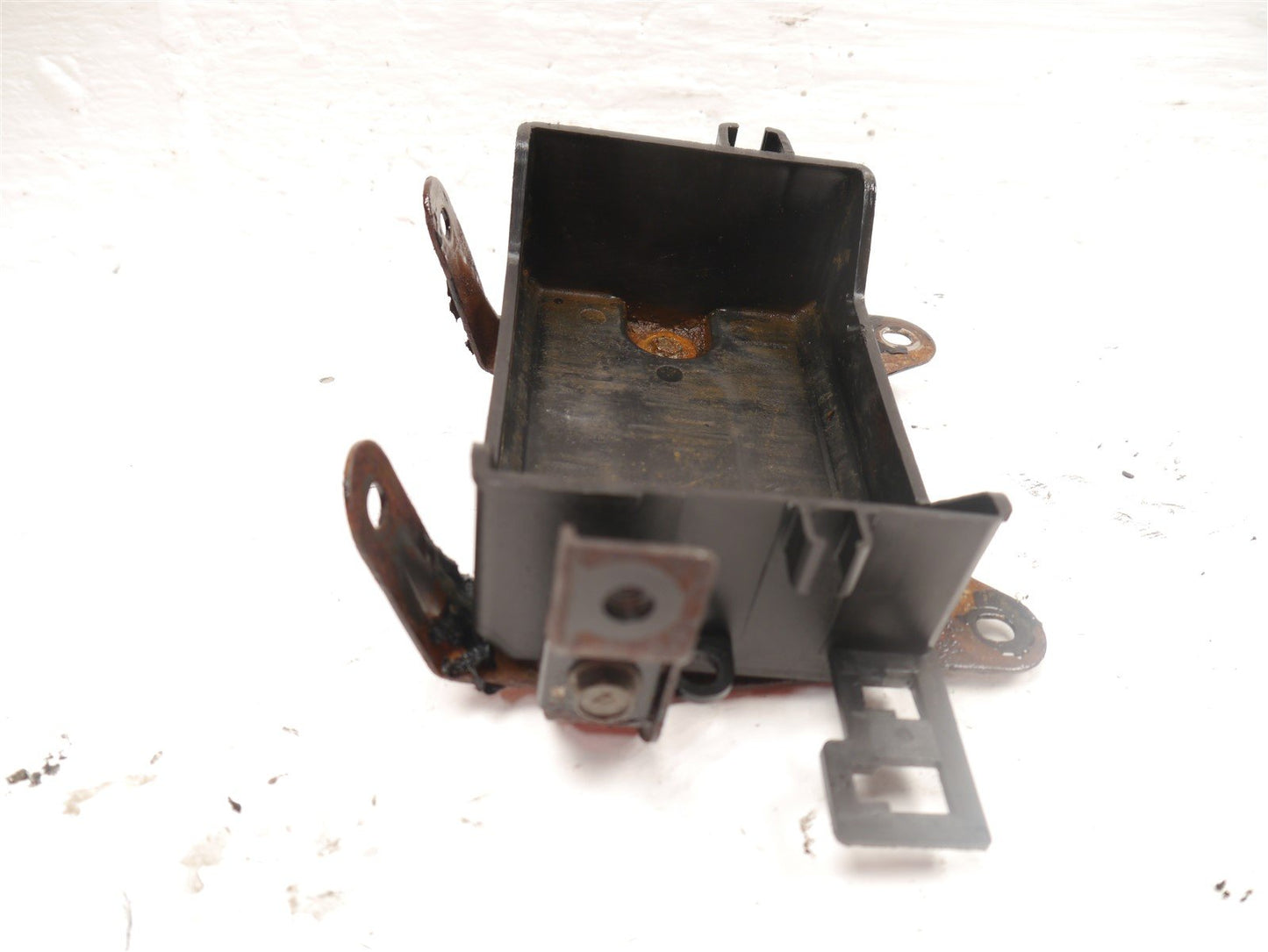 KAWASAKI GPZ750 A UNITRAK 1983-1985 BATTERY TRAY