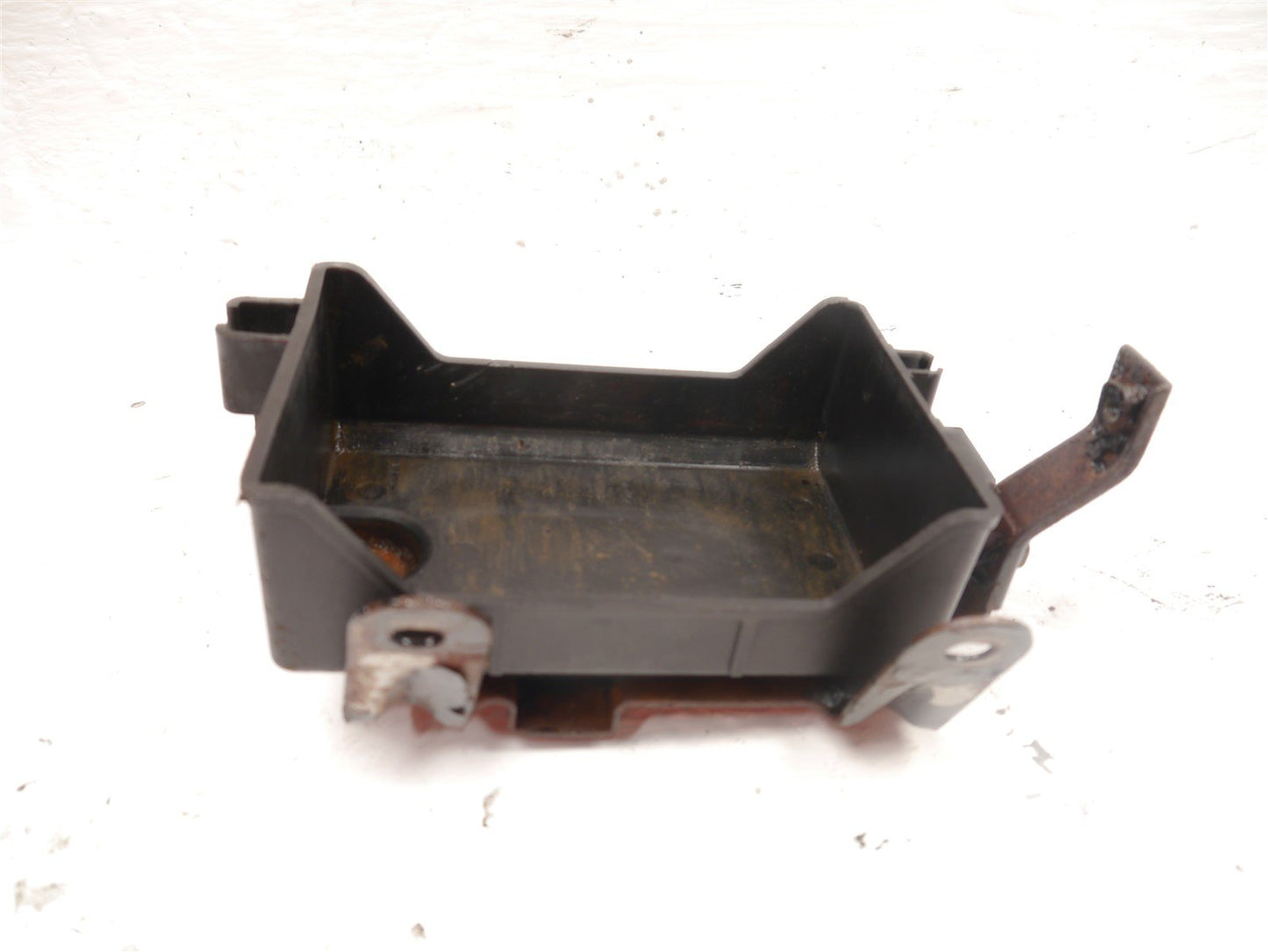 KAWASAKI GPZ750 A UNITRAK 1983-1985 BATTERY TRAY