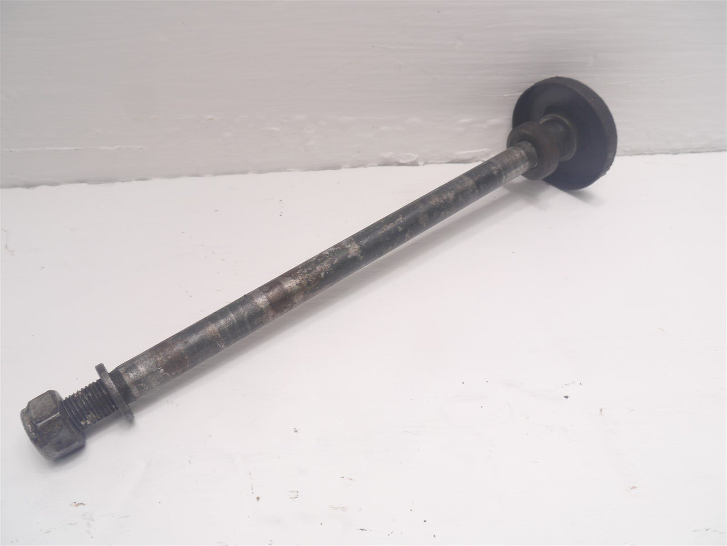 KEEWAY RKV125 2012-2016 REAR WHEEL SPINDLE AXLE