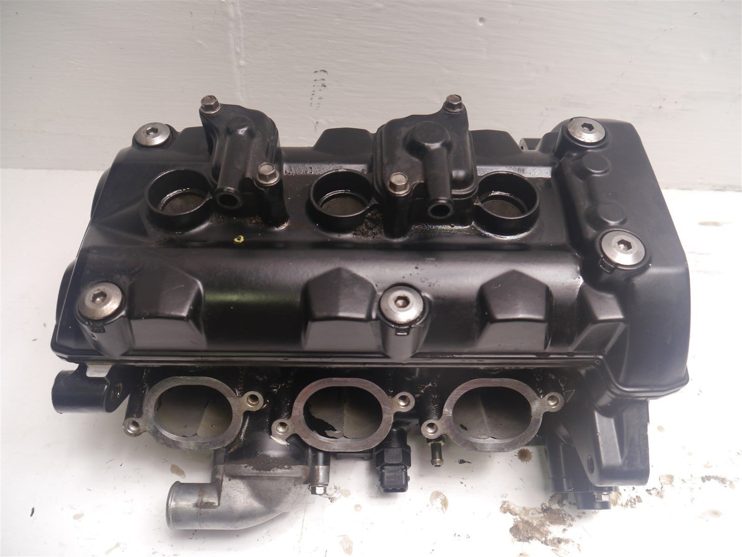 TRIUMPH 675 R STREET TRIPLE 2008-2012 CYLINDER HEAD ASSEMBLY 16K