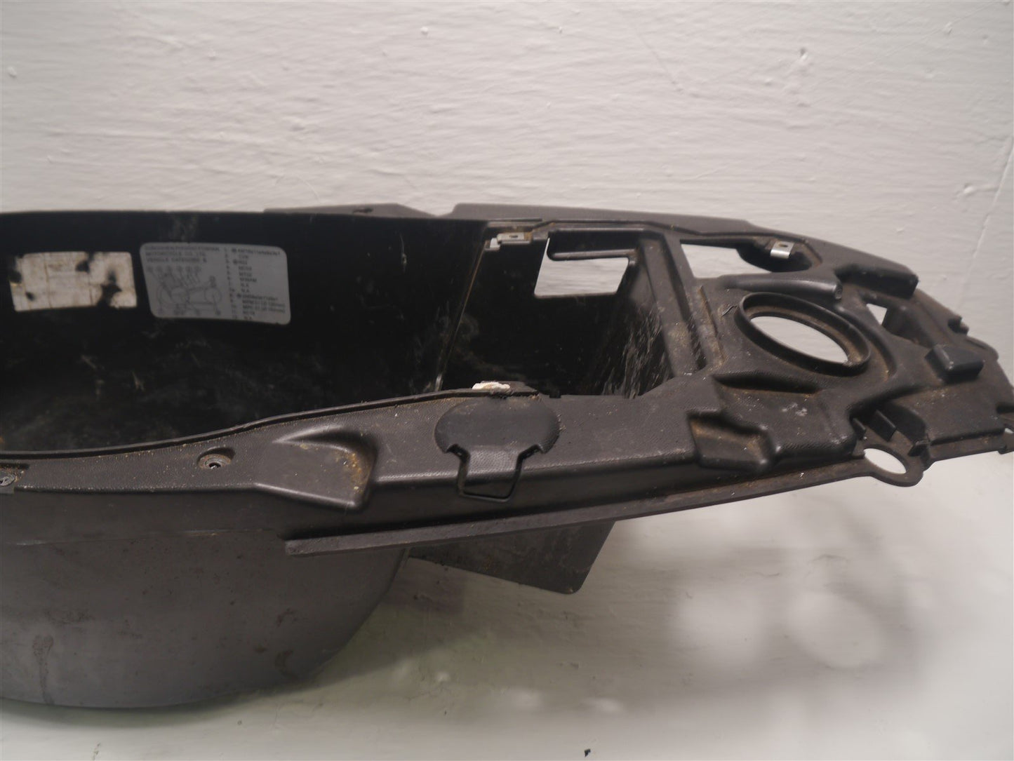 APRILIA SR 125 MOTARD 2012-2016 UNDERSEAT STORAGE TUB