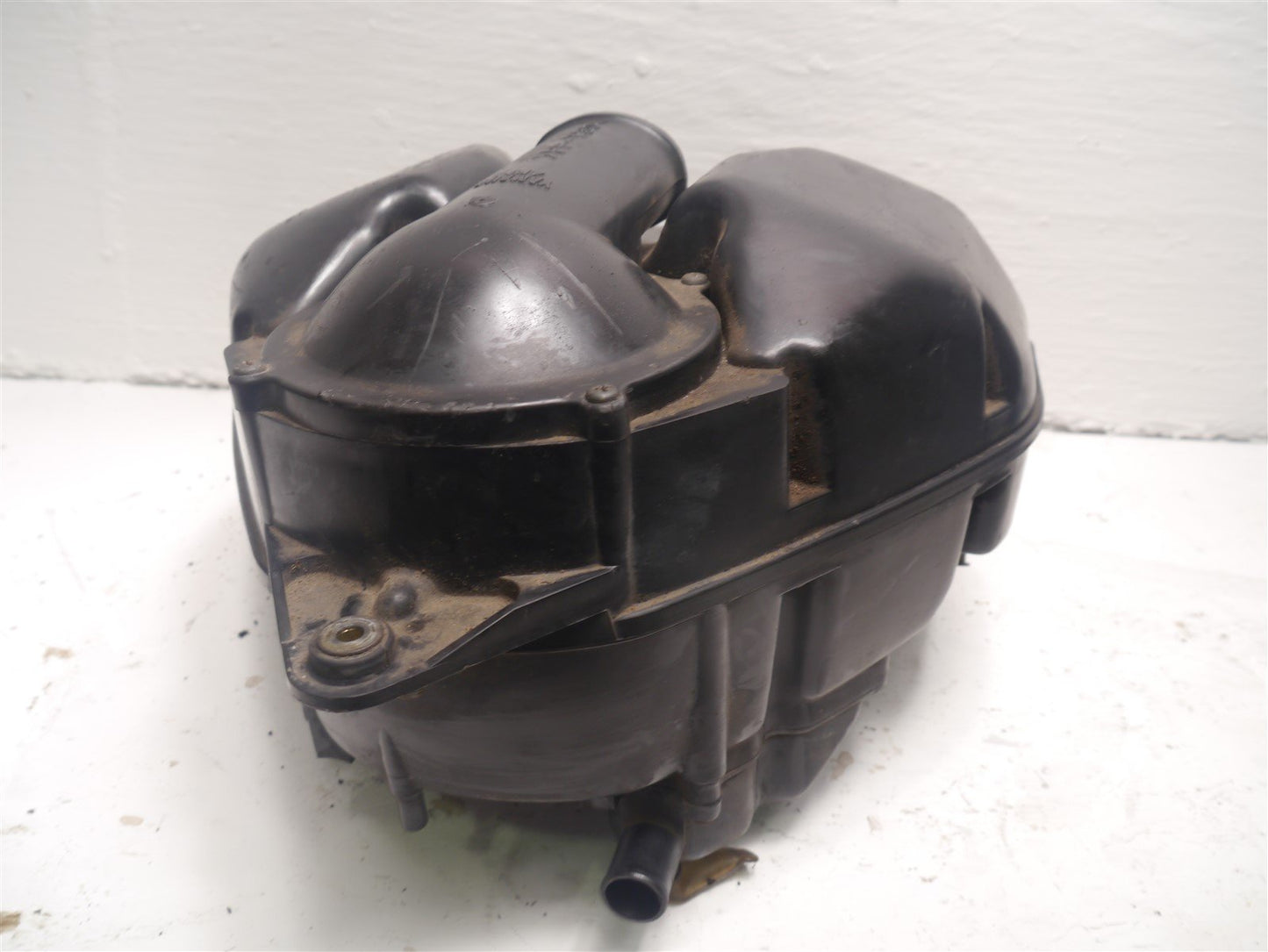 YAMAHA XJ900 DIVERSION 1995-2003 AIRBOX ASSEMBLY