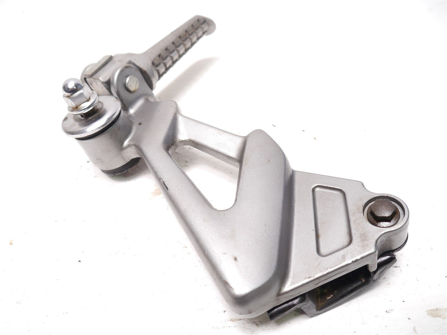 KAWASAKI ZZR1100 D 1993-2001 RIGHT REAR FOOTREST HANGER AND PEG