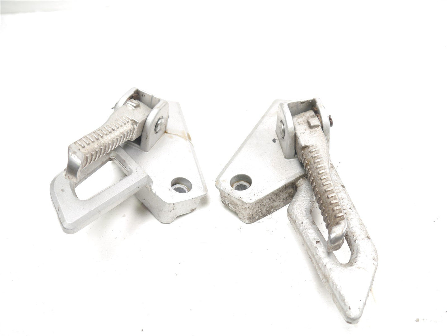 PEUGEOT SPEEDFIGHT 4 50CC REAR FOOTEST HANGERS & PEGS