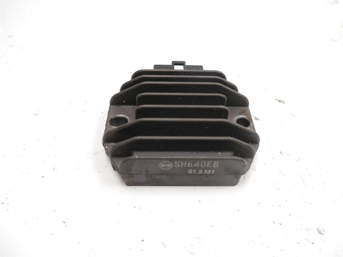 PIAGGIO FLY 125 2007-2011 VOLTAGE REGULATOR RECTIFIER