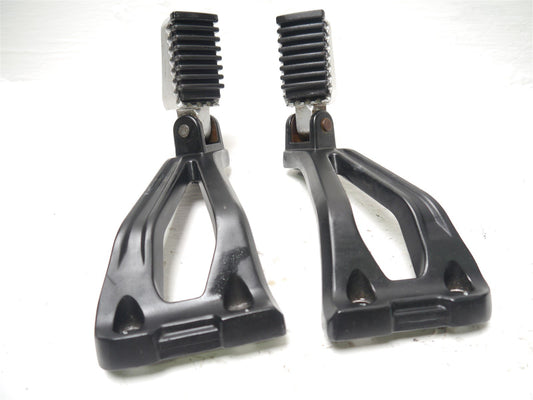 SINNIS TERRAIN 125 2021-2023 REAR FOOTREST HANGERS AND PEGS