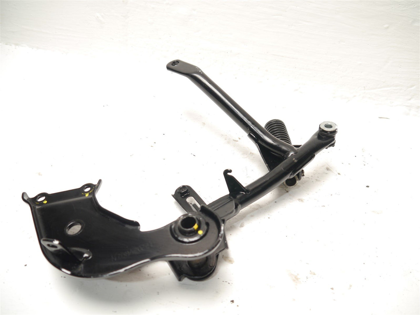 HONDA CB125F 2021-2023 RIGHT REAR FOOTREST HANGER AND PEG